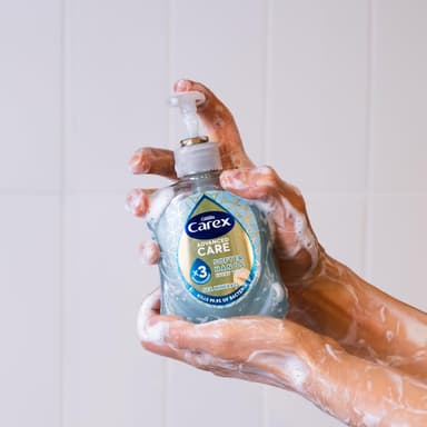 Carex Advanced Care Sea Minerals Antibacterial Hand Wash, 3x More Moisturisers, Clean & Protect Hands, Bulk Buy, Pack of 6 x 250ml view 4
