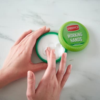 O'Keeffe's Working Hands, 96g Jar (2 Pack) - Hand Cream for Extremely Dry, Cracked Hands | Instantly Boosts Moisture Levels, Creates a Protective Layer & Prevents Moisture Loss view 4